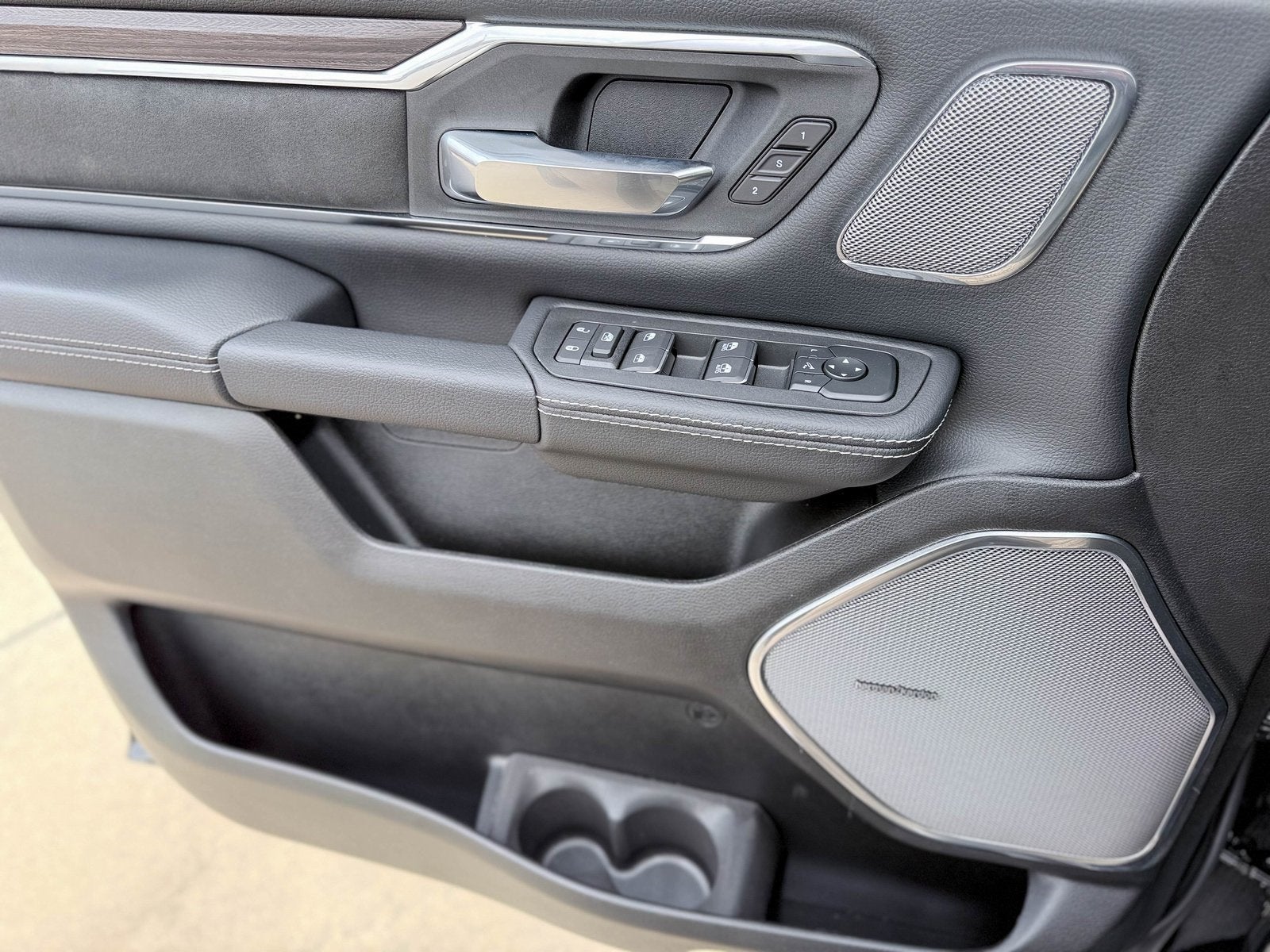 2026 RAM Ram 1500 RAM 1500 LARAMIE CREW CAB 4X2 5'7' BOX