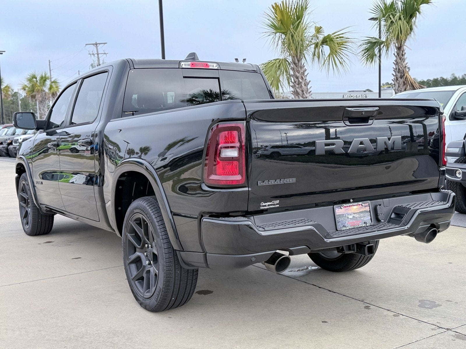 2026 RAM Ram 1500 RAM 1500 LARAMIE CREW CAB 4X2 5'7' BOX