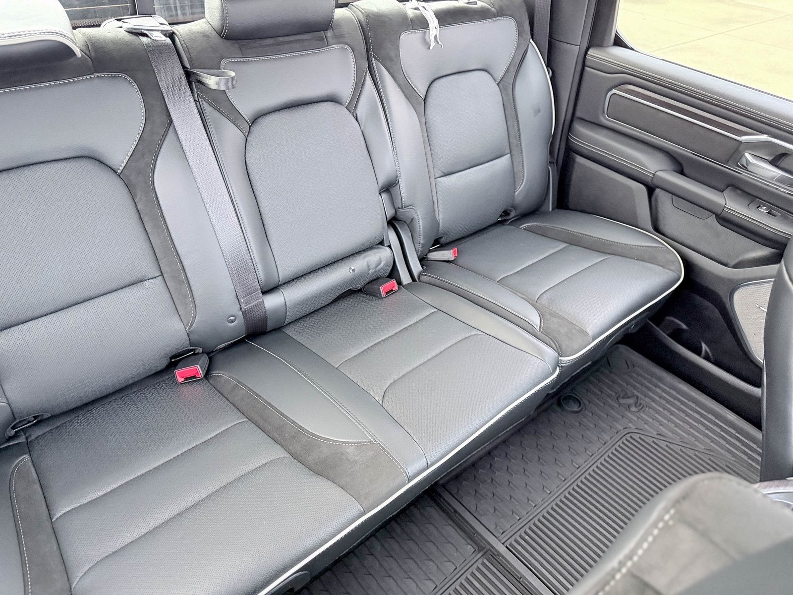 2026 RAM Ram 1500 RAM 1500 LARAMIE CREW CAB 4X2 5'7' BOX