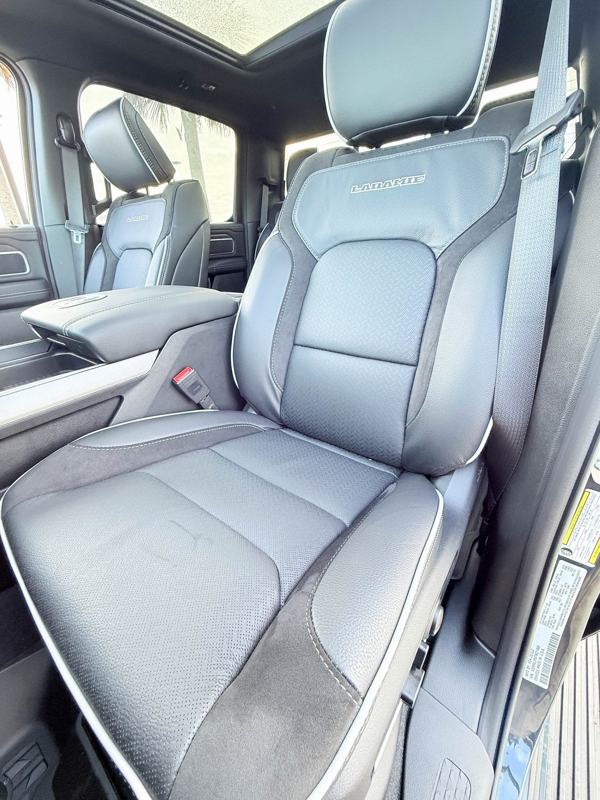 2026 RAM Ram 1500 RAM 1500 LARAMIE CREW CAB 4X2 5'7' BOX