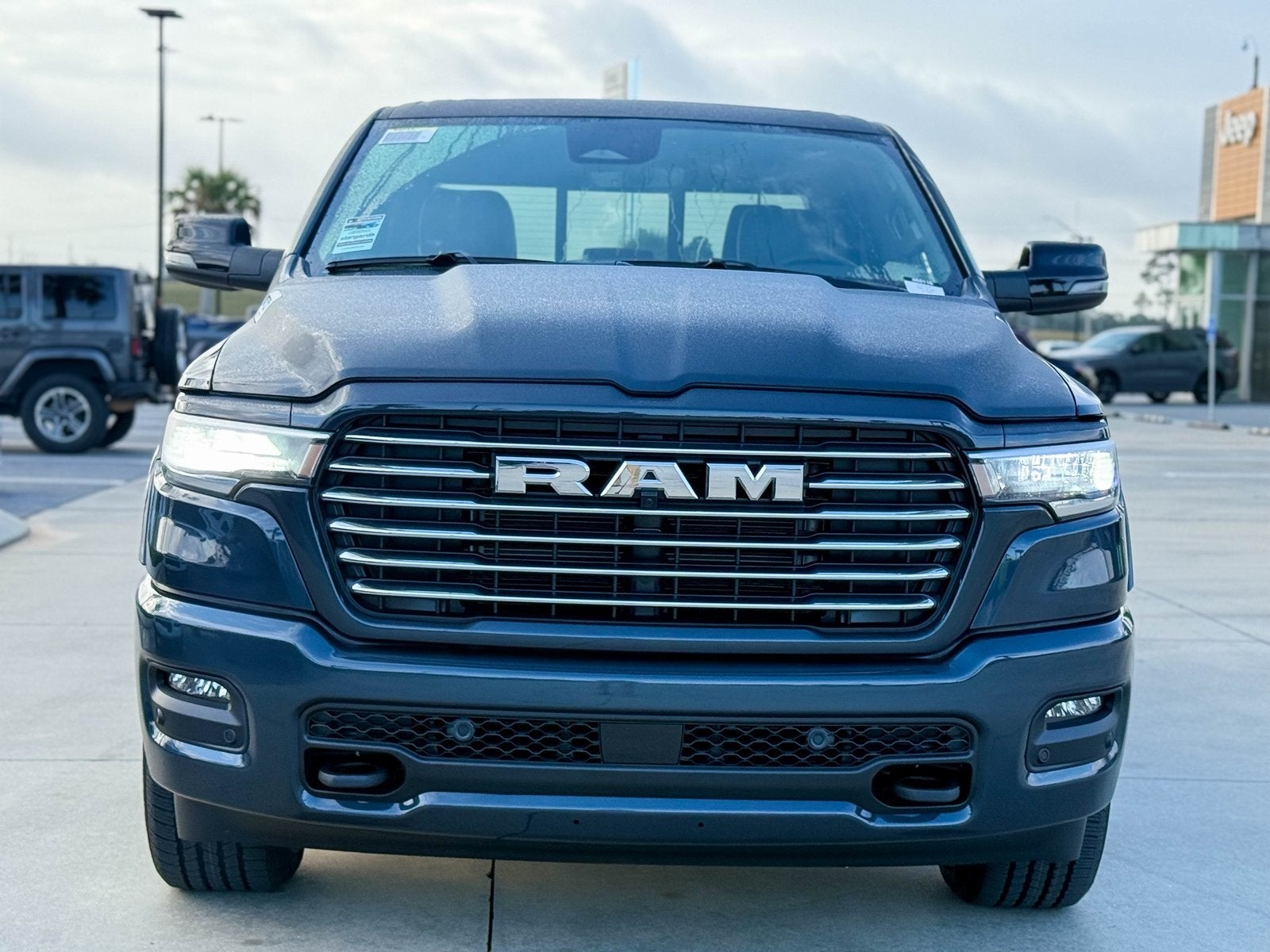2026 RAM Ram 1500 RAM 1500 LARAMIE CREW CAB 4X2 5'7' BOX