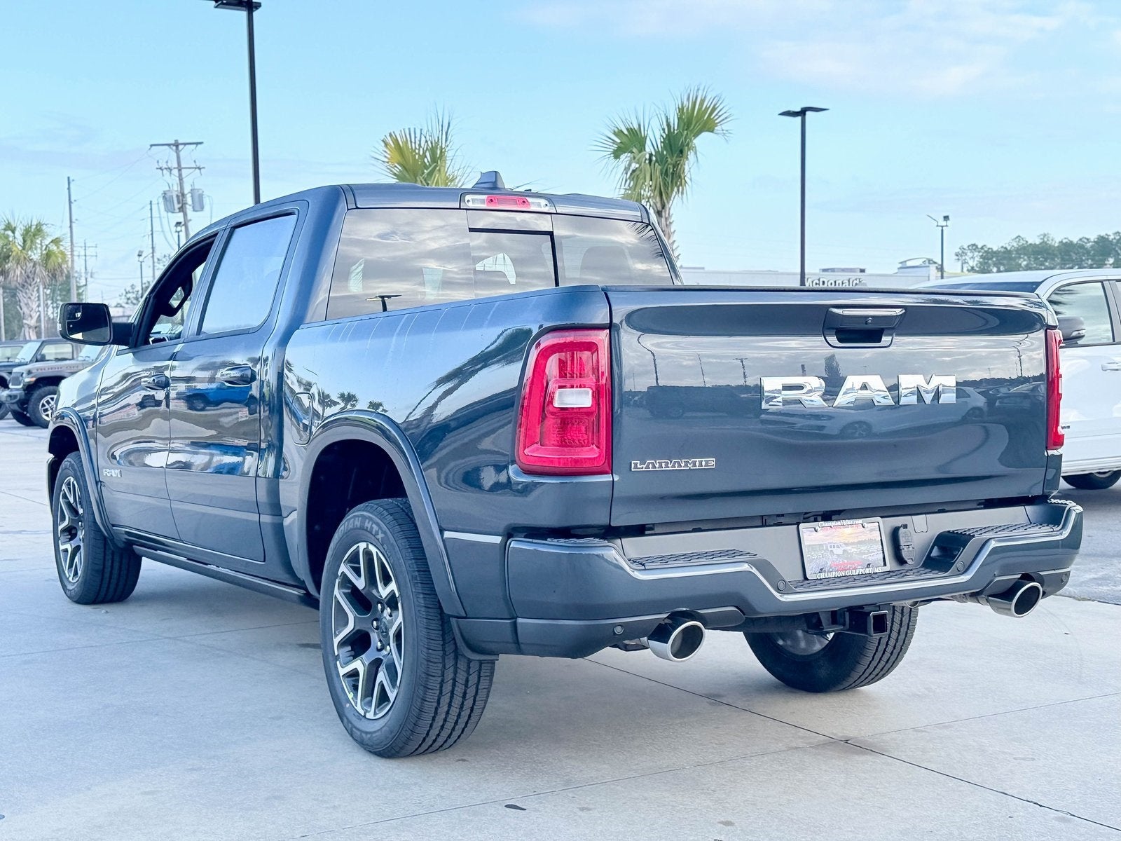 2026 RAM Ram 1500 RAM 1500 LARAMIE CREW CAB 4X2 5'7' BOX