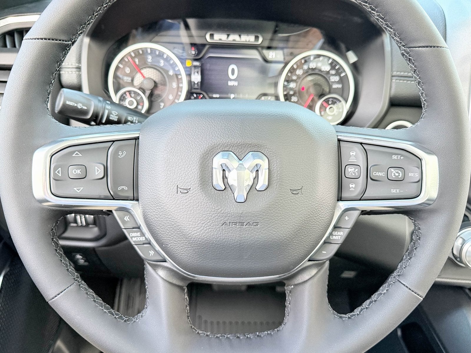 2026 RAM Ram 1500 RAM 1500 LARAMIE CREW CAB 4X2 5'7' BOX