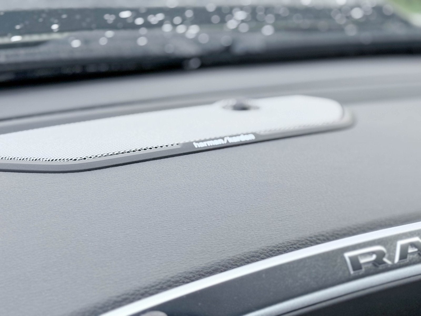 2026 RAM Ram 1500 RAM 1500 LARAMIE CREW CAB 4X2 5'7' BOX