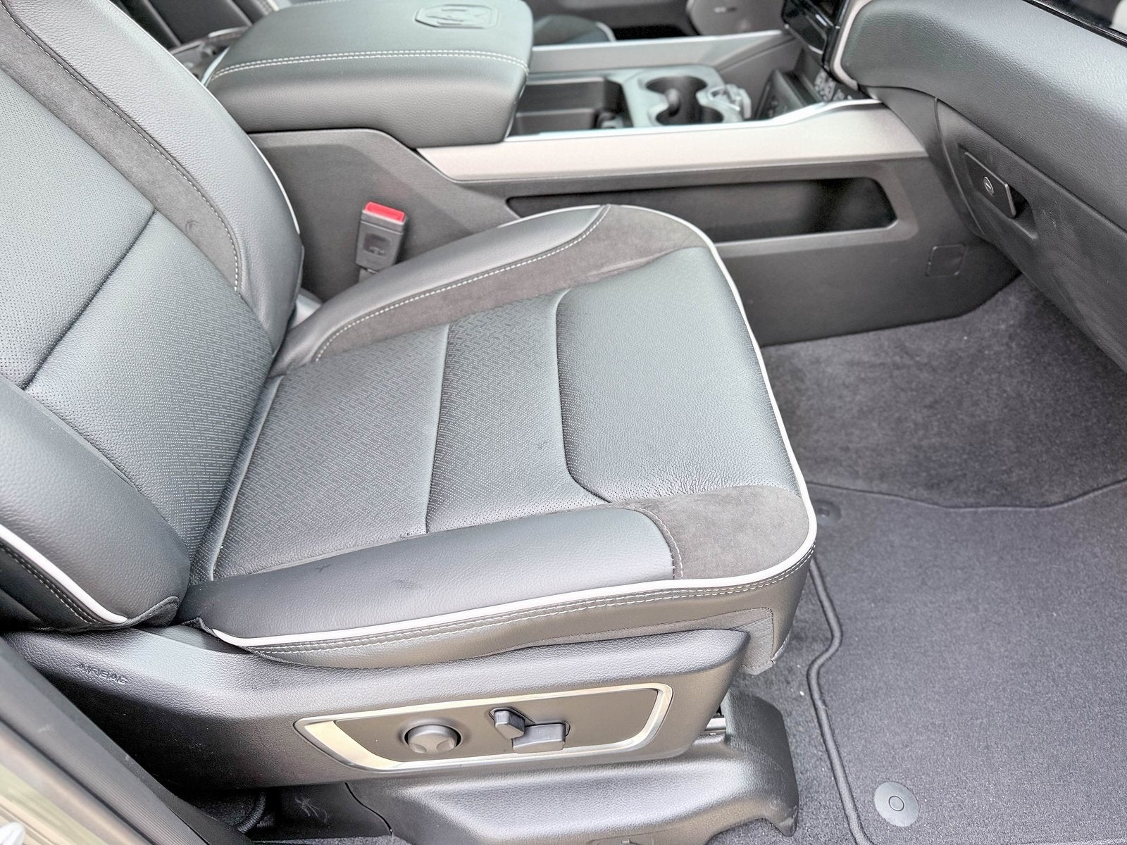 2026 RAM Ram 1500 RAM 1500 LARAMIE CREW CAB 4X2 5'7' BOX