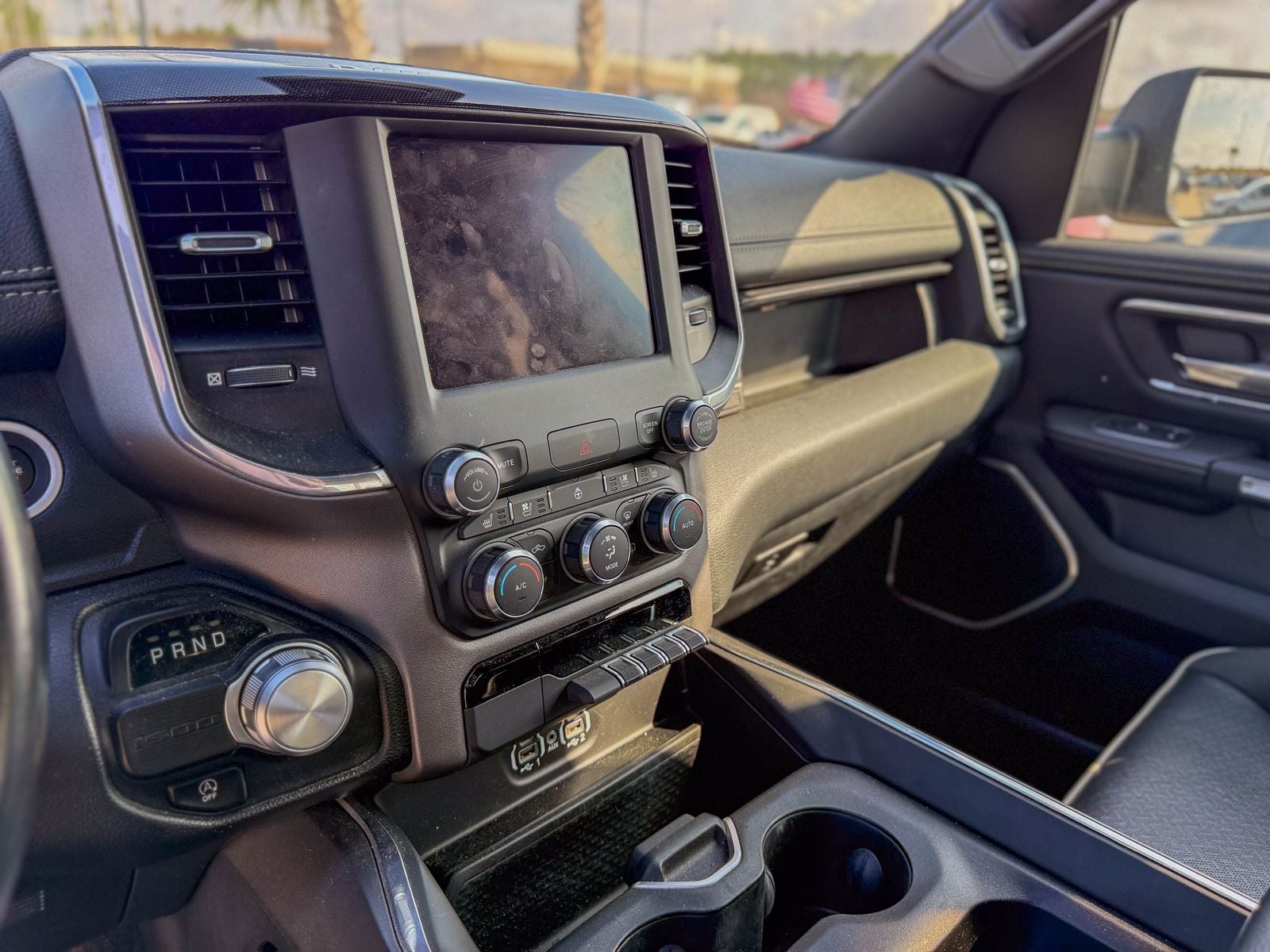 2022 RAM 1500 Laramie Crew Cab 4x2 5'7' Box