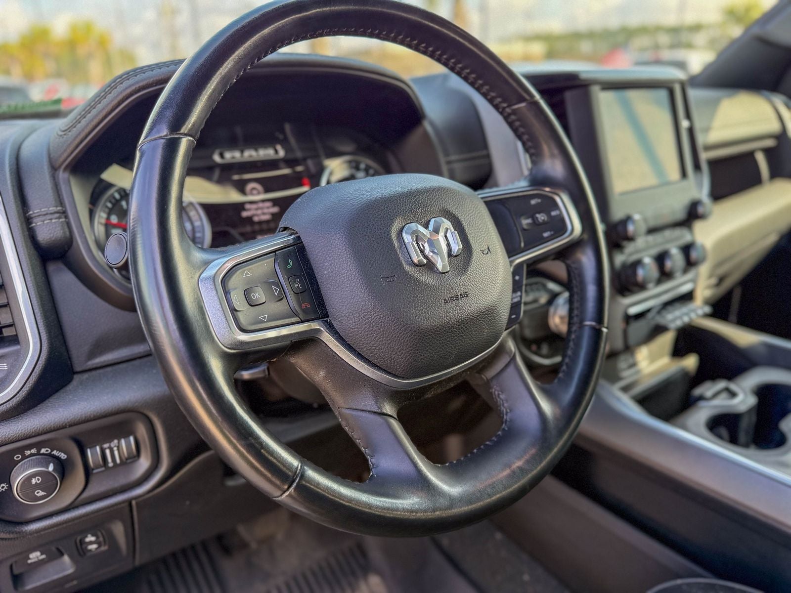 2022 RAM 1500 Laramie Crew Cab 4x2 5'7' Box