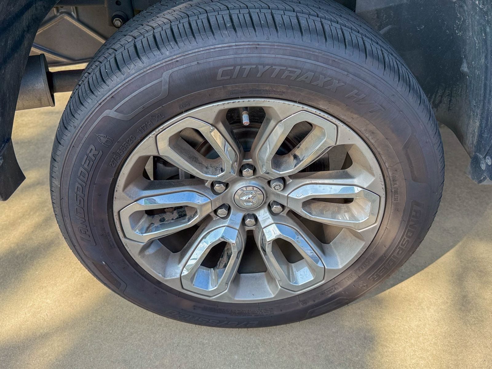 2022 RAM 1500 Laramie Crew Cab 4x2 5'7' Box