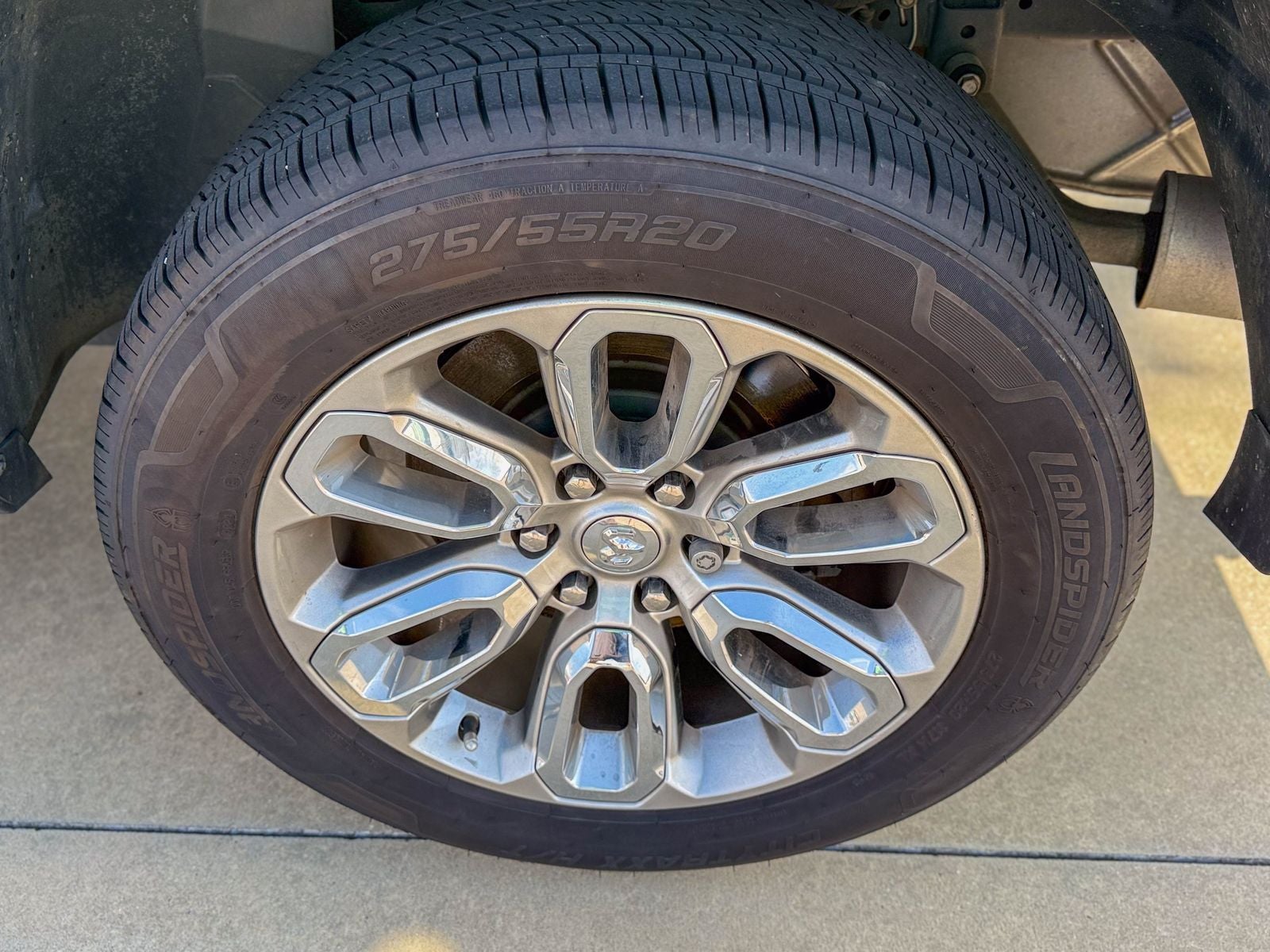 2022 RAM 1500 Laramie Crew Cab 4x2 5'7' Box