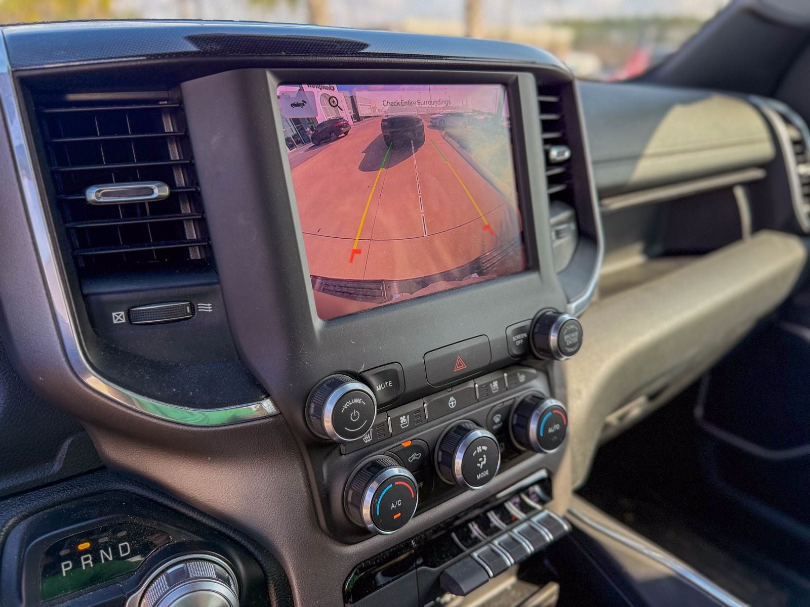 2022 RAM 1500 Laramie Crew Cab 4x2 5'7' Box