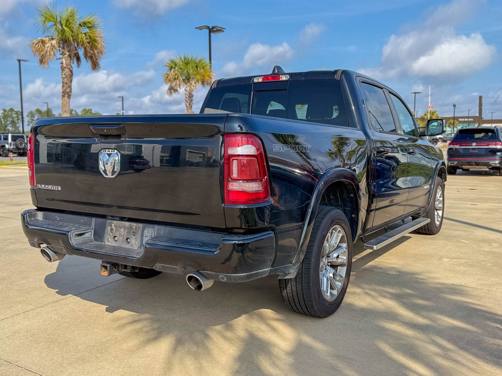 2022 RAM 1500 Laramie Crew Cab 4x2 5'7' Box