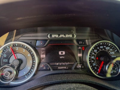 2022 RAM 1500 Laramie Crew Cab 4x2 5'7' Box