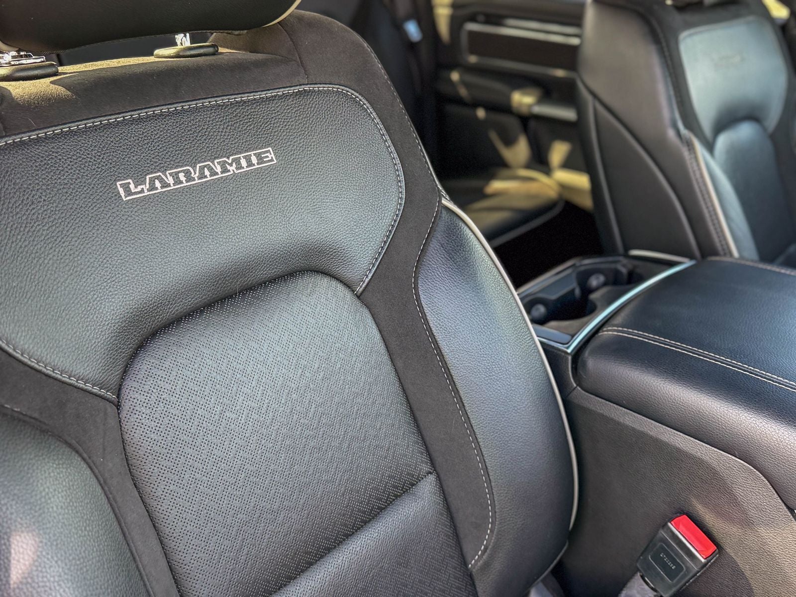 2022 RAM 1500 Laramie Crew Cab 4x2 5'7' Box