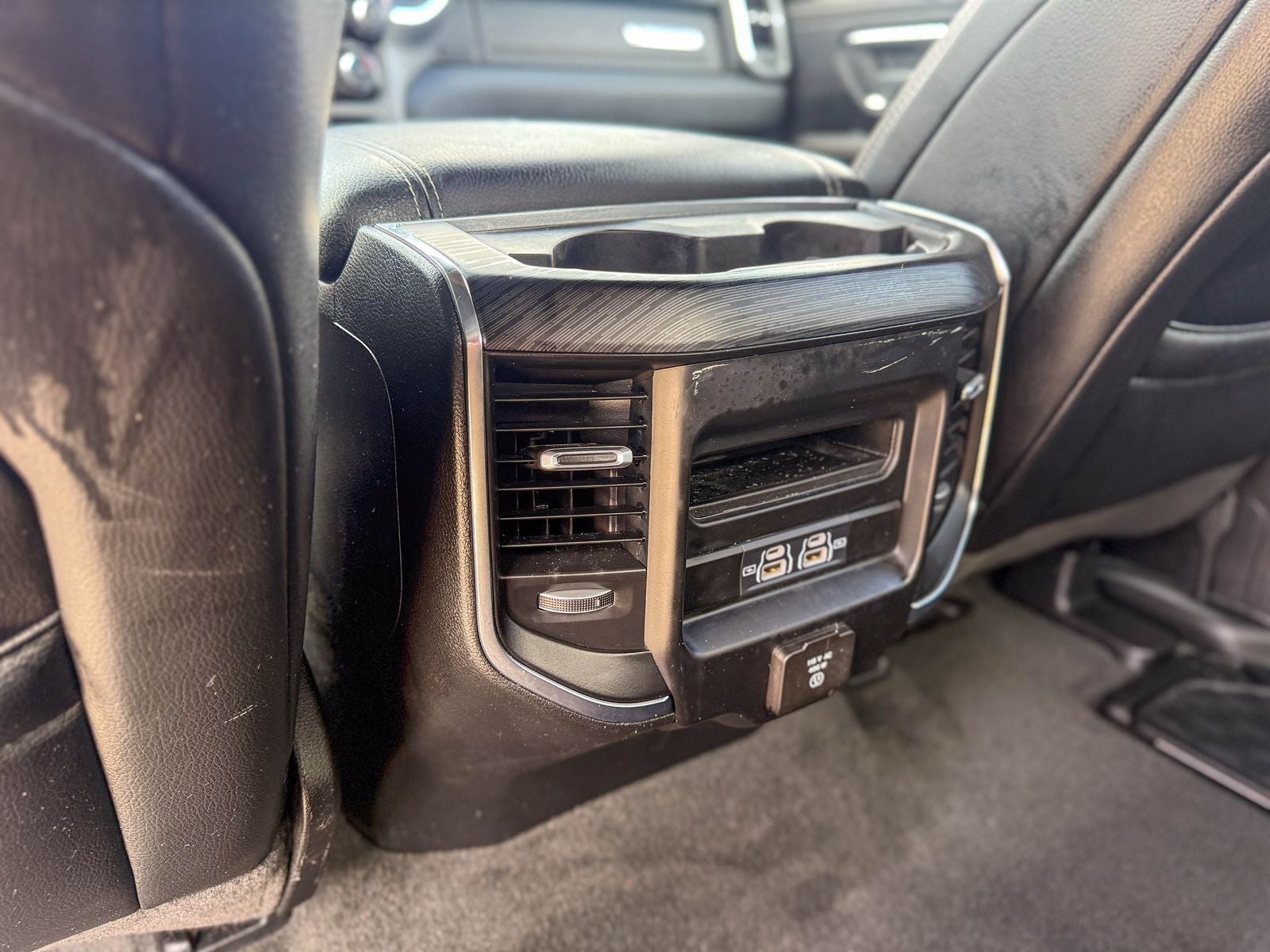 2024 RAM 1500 Laramie Crew Cab 4x2 5'7' Box