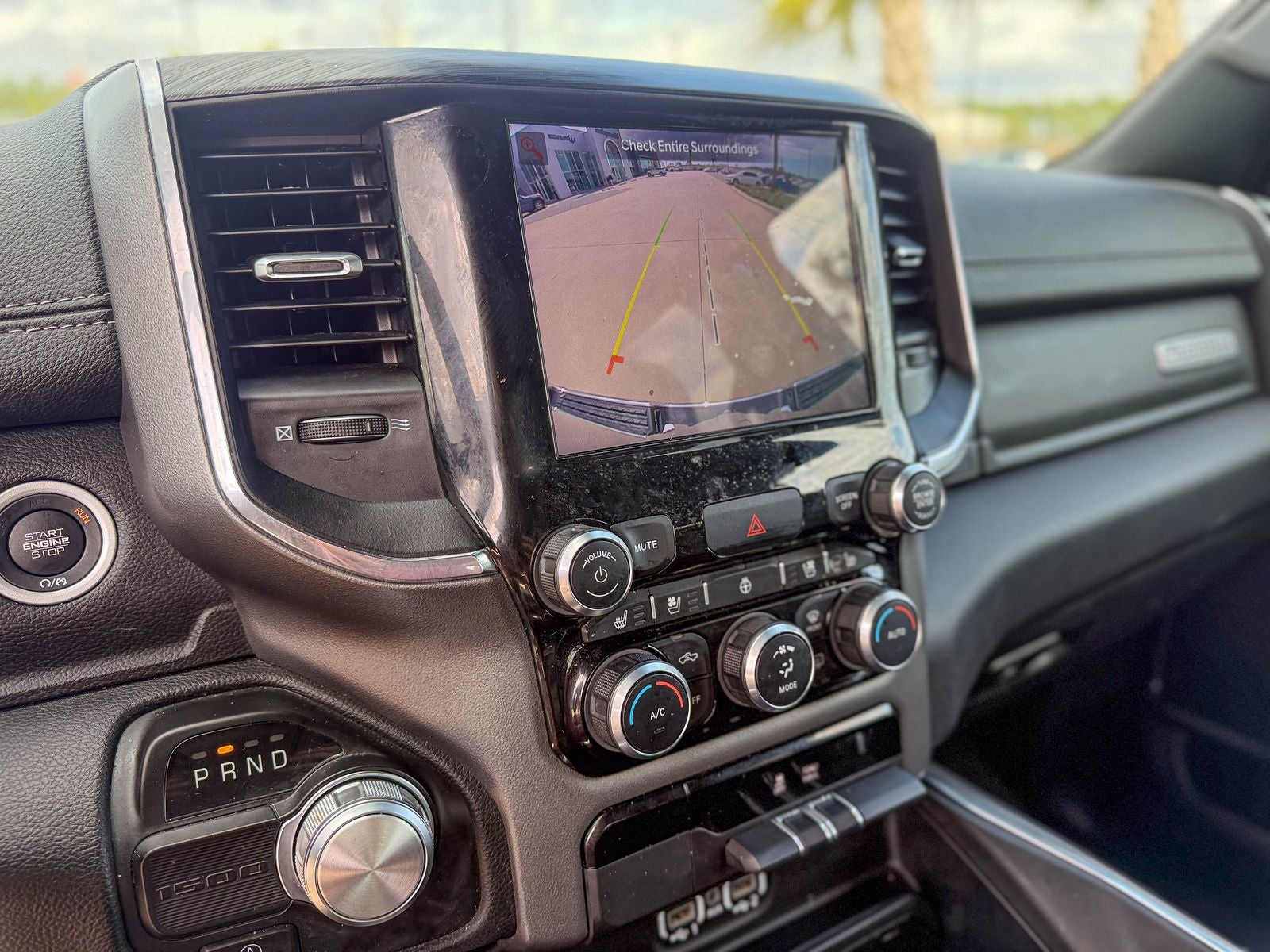 2024 RAM 1500 Laramie Crew Cab 4x2 5'7' Box