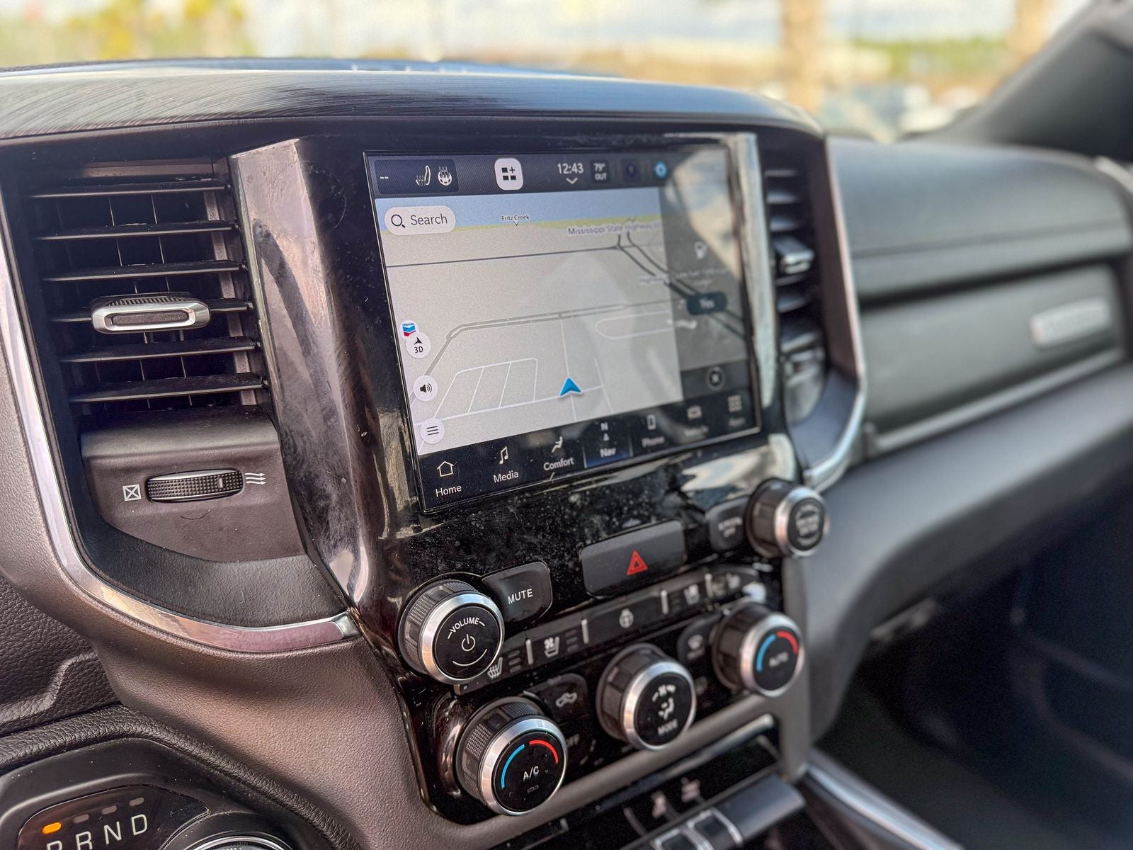 2024 RAM 1500 Laramie Crew Cab 4x2 5'7' Box