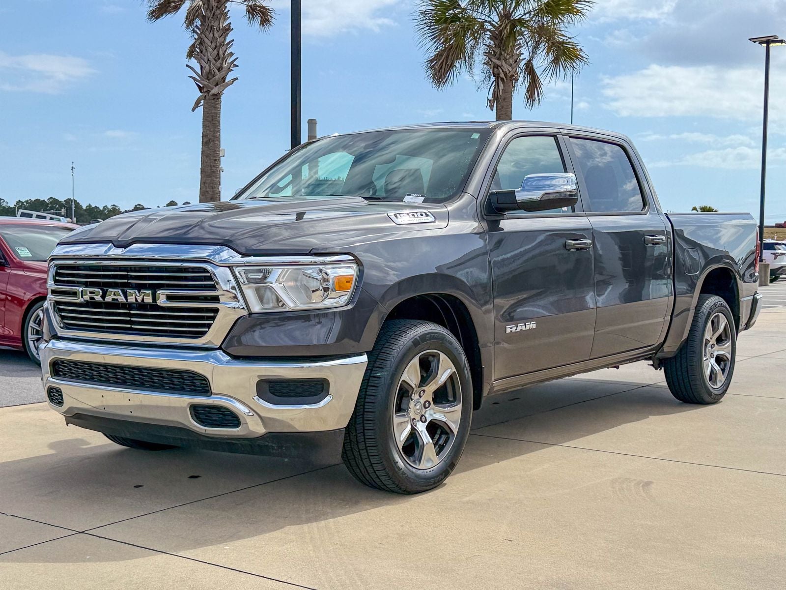 2024 RAM 1500 Laramie Crew Cab 4x2 5'7' Box
