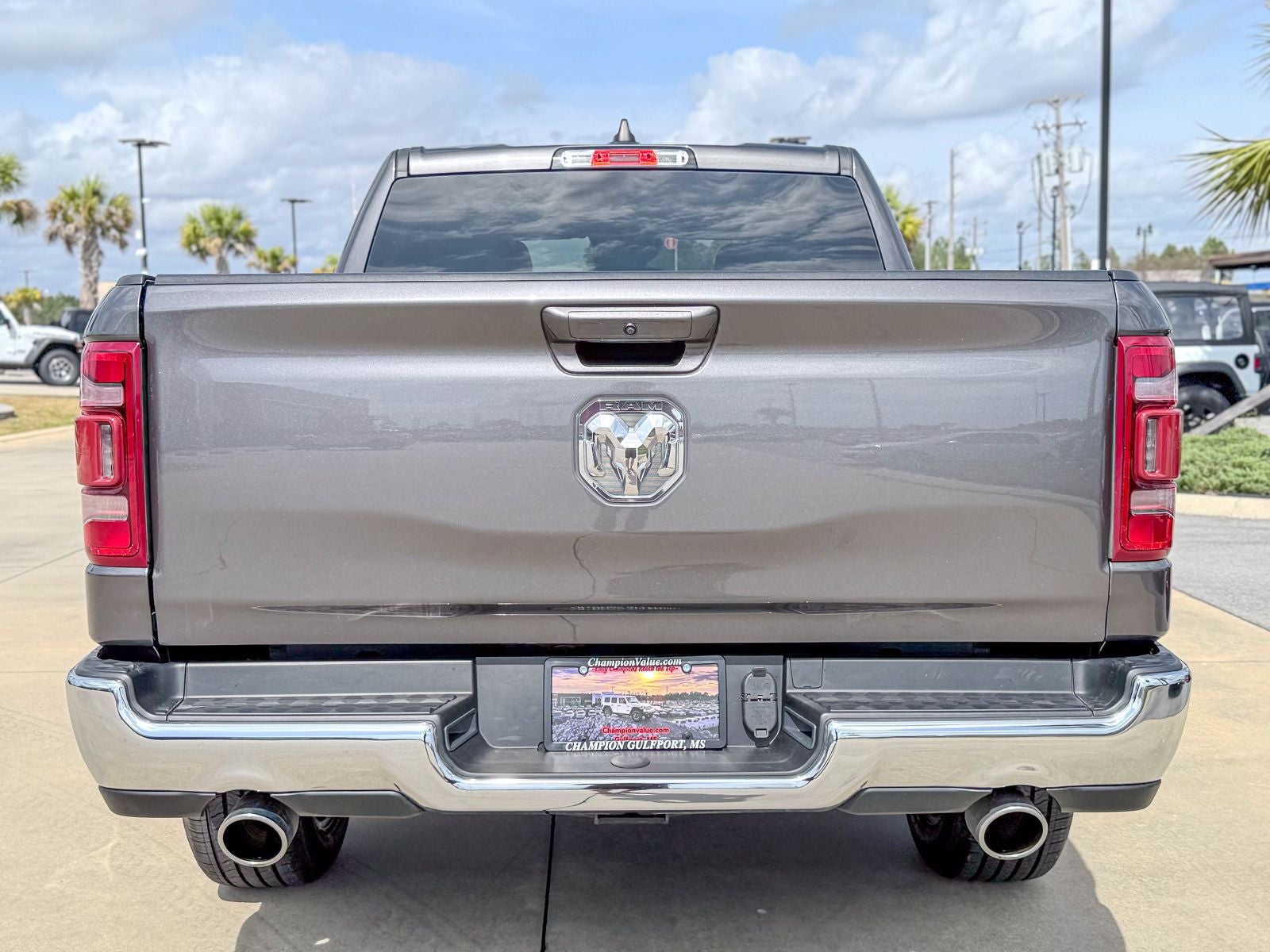 2024 RAM 1500 Laramie Crew Cab 4x2 5'7' Box