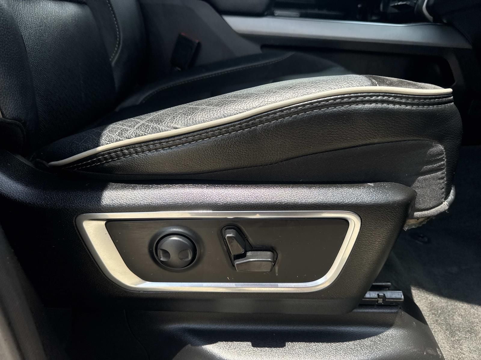 2024 RAM 1500 Laramie Crew Cab 4x2 5'7' Box