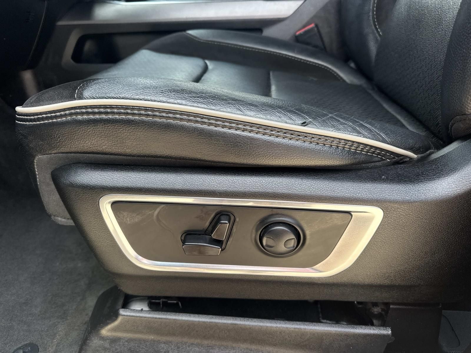 2024 RAM 1500 Laramie Crew Cab 4x2 5'7' Box