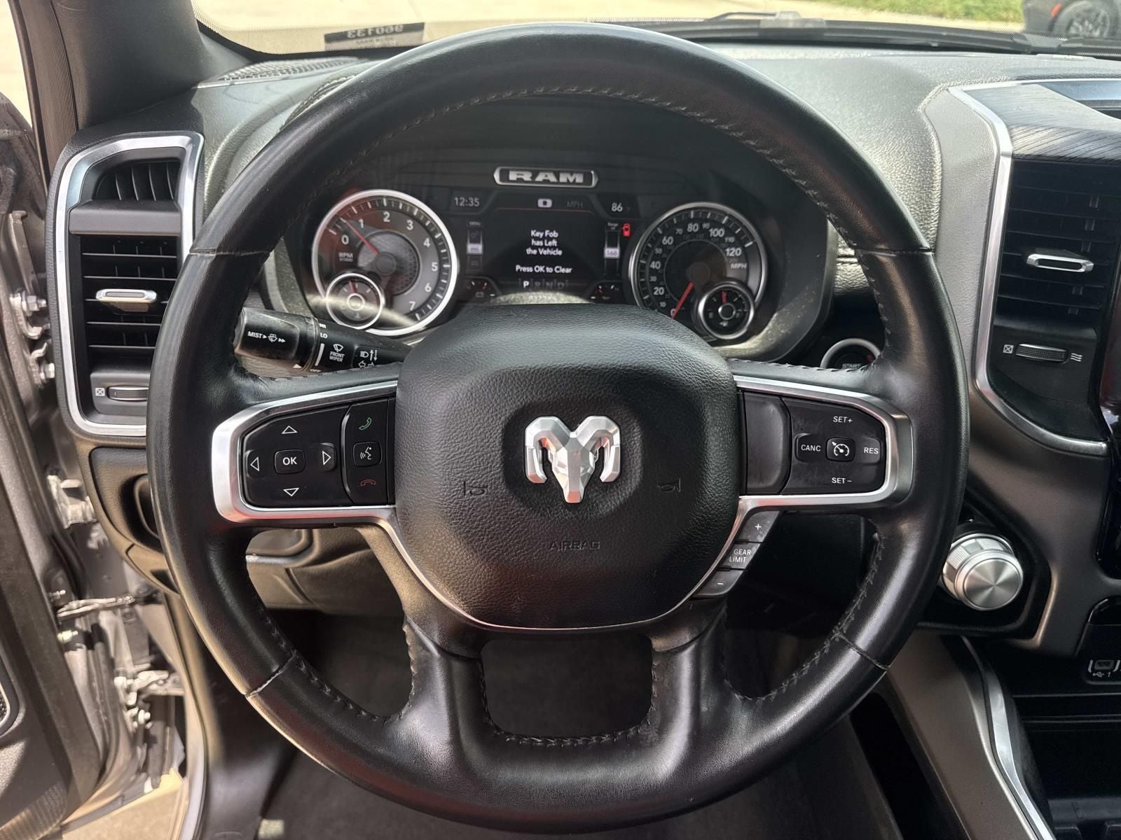 2024 RAM 1500 Laramie Crew Cab 4x2 5'7' Box