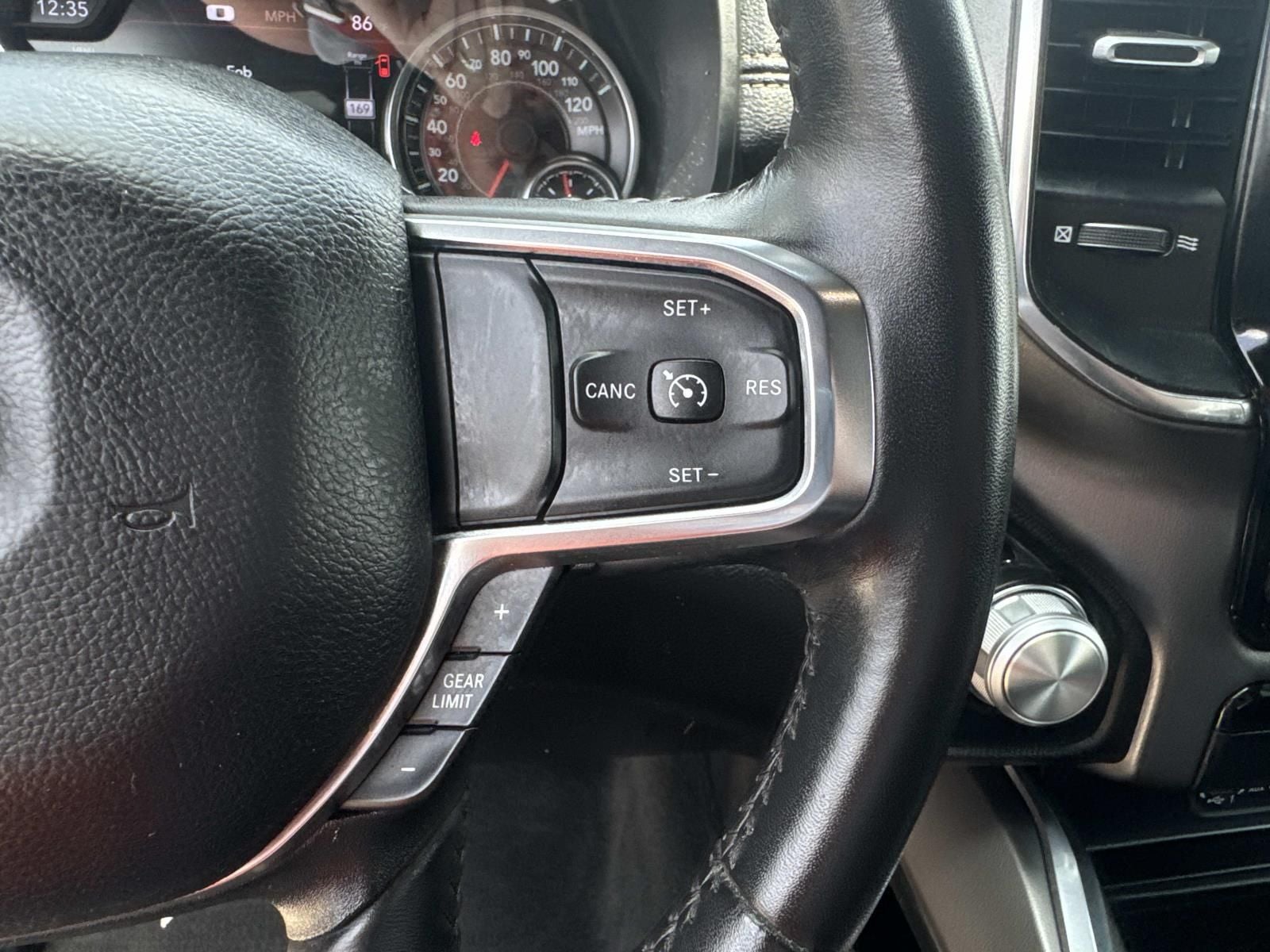 2024 RAM 1500 Laramie Crew Cab 4x2 5'7' Box