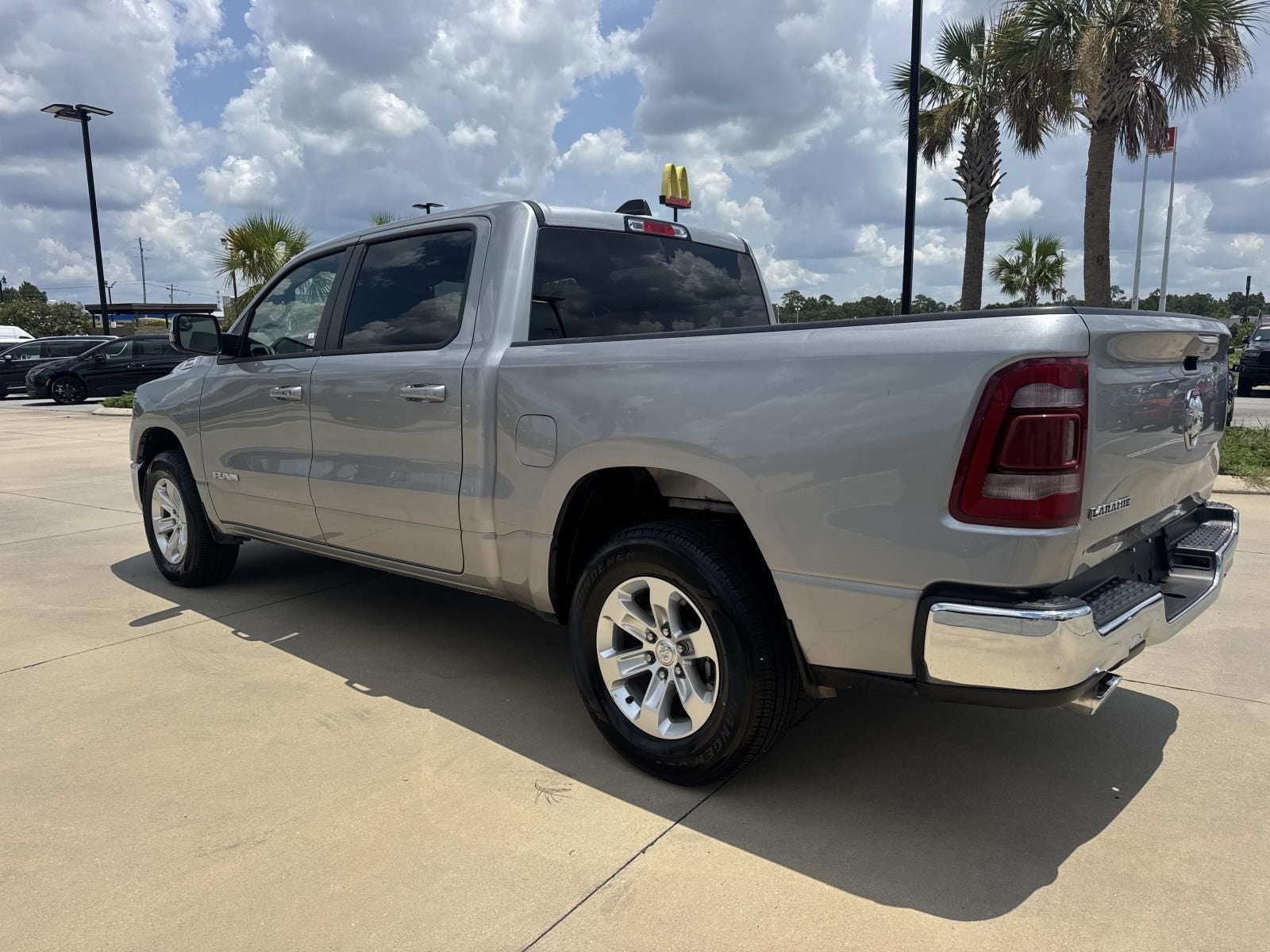 2024 RAM 1500 Laramie Crew Cab 4x2 5'7' Box