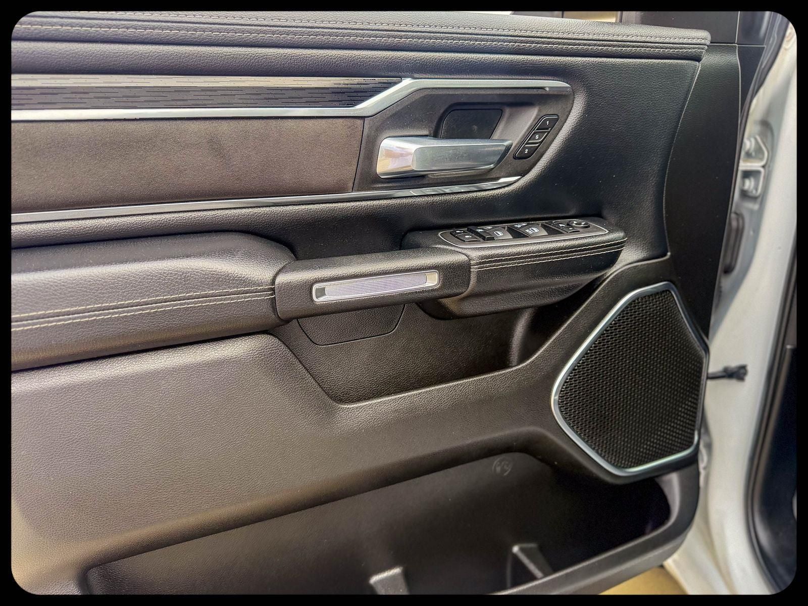 2024 RAM 1500 Laramie Crew Cab 4x2 5'7' Box