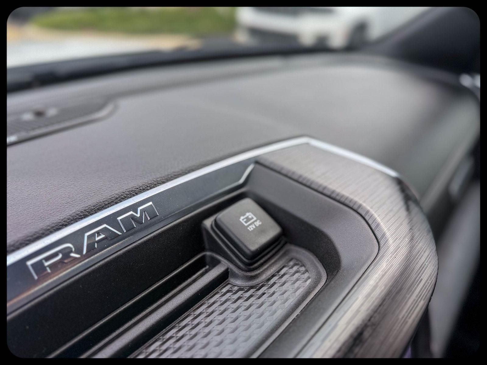 2024 RAM 1500 Laramie Crew Cab 4x2 5'7' Box