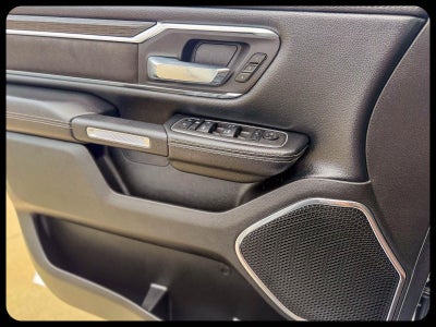 2024 RAM 1500 Laramie Crew Cab 4x2 5'7' Box