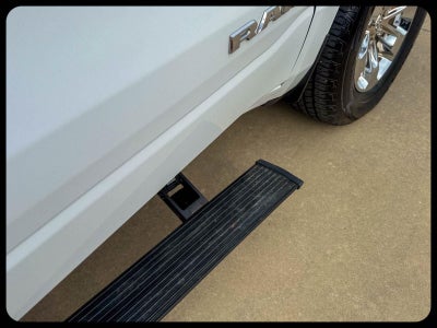 2024 RAM 1500 Laramie Crew Cab 4x2 5'7' Box