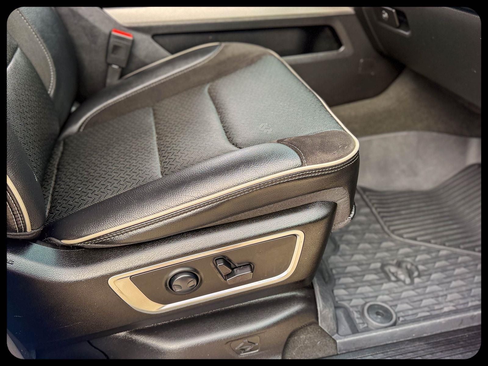 2024 RAM 1500 Laramie Crew Cab 4x2 5'7' Box