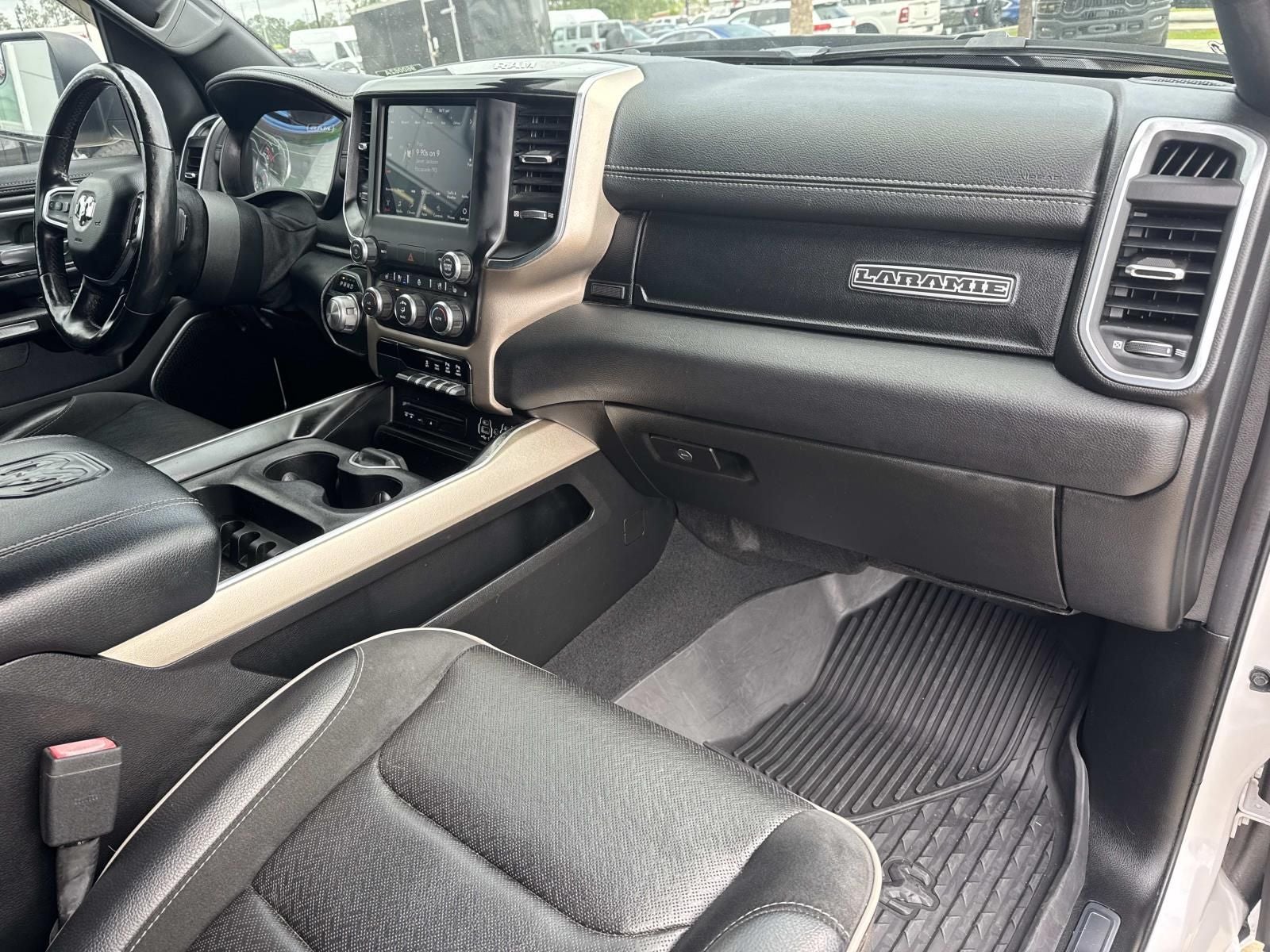 2019 RAM 1500 Laramie Crew Cab 4x2 5'7' Box