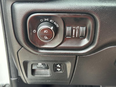 2019 RAM 1500 Laramie Crew Cab 4x2 5'7' Box