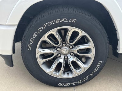 2019 RAM 1500 Laramie Crew Cab 4x2 5'7' Box