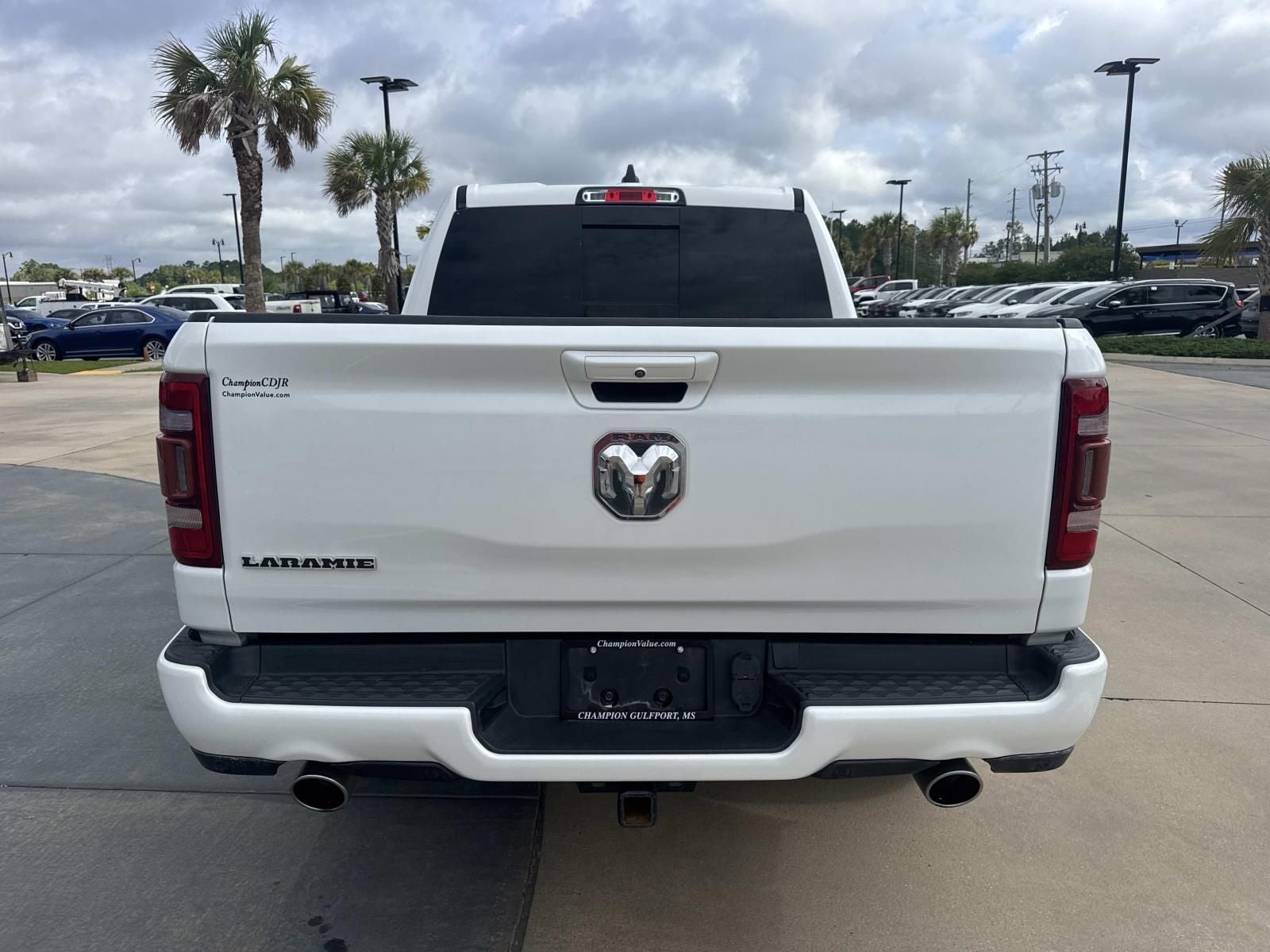 2019 RAM 1500 Laramie Crew Cab 4x2 5'7' Box