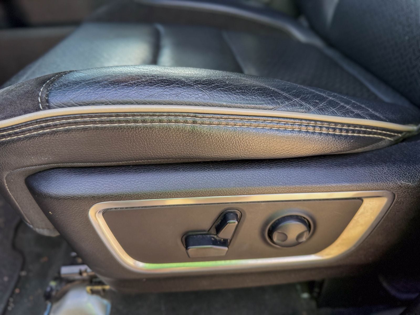 2024 RAM 1500 Laramie Crew Cab 4x2 5'7' Box