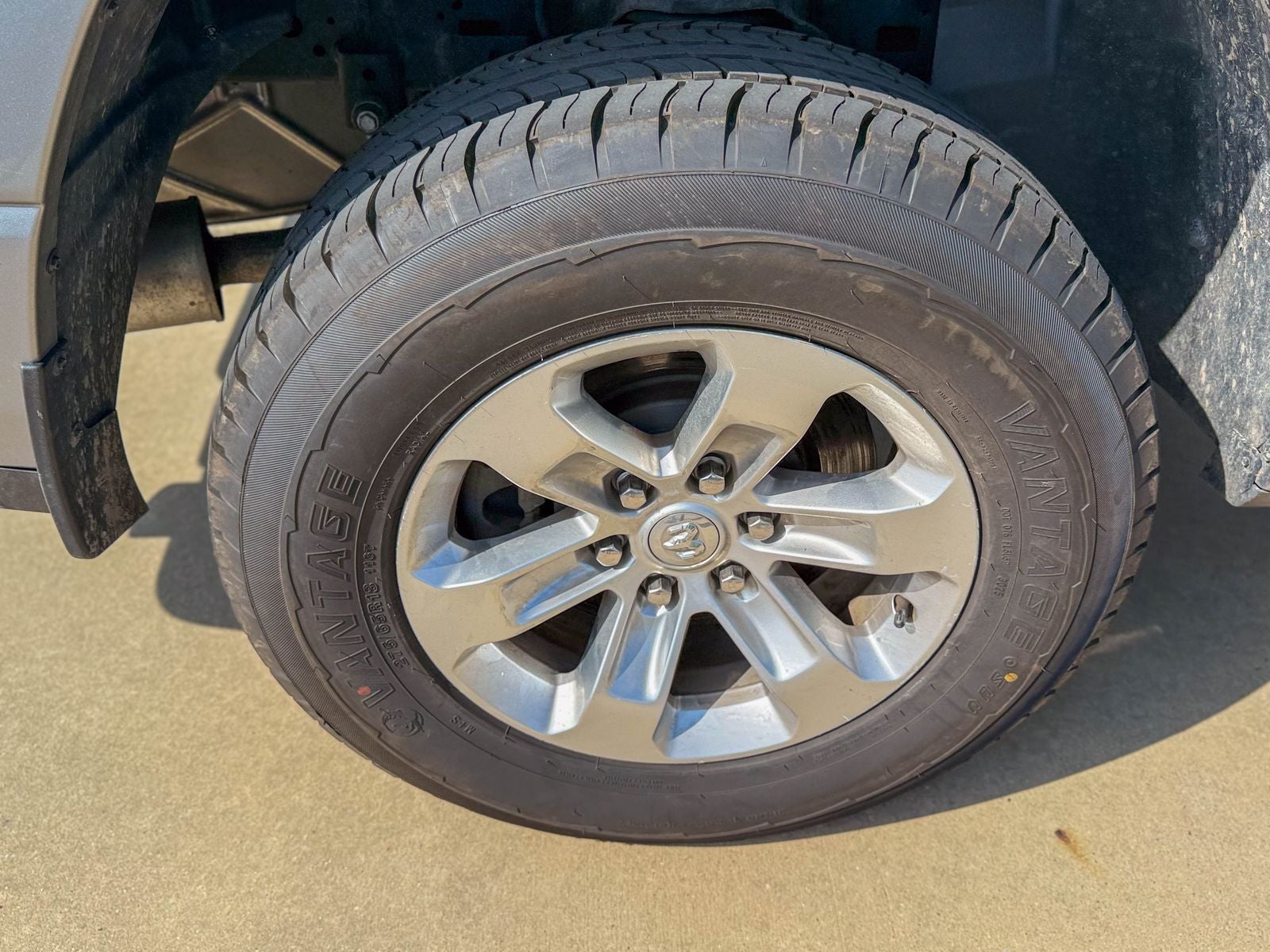 2024 RAM 1500 Laramie Crew Cab 4x2 5'7' Box