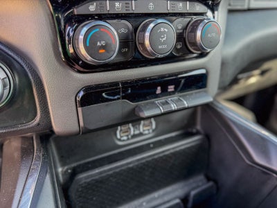 2024 RAM 1500 Laramie Crew Cab 4x2 5'7' Box