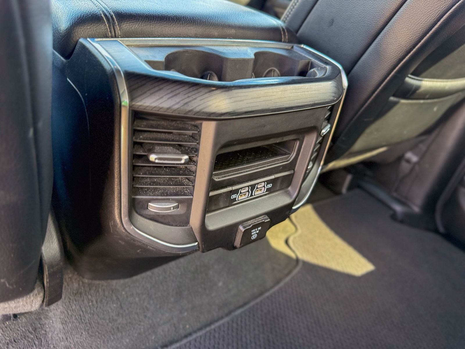 2024 RAM 1500 Laramie Crew Cab 4x2 5'7' Box