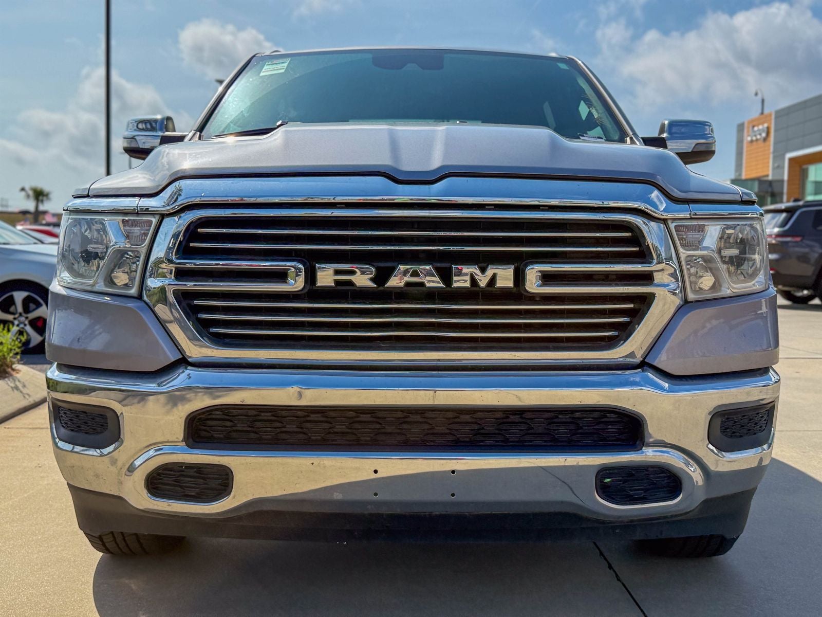 2024 RAM 1500 Laramie Crew Cab 4x2 5'7' Box