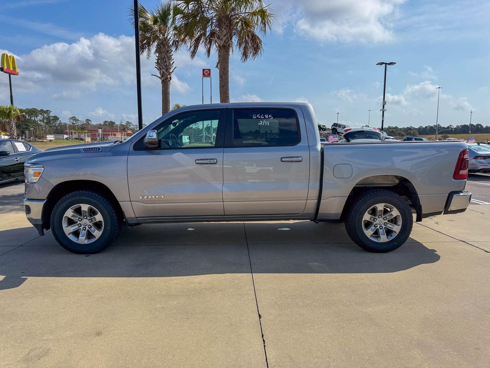 2024 RAM 1500 Laramie Crew Cab 4x2 5'7' Box