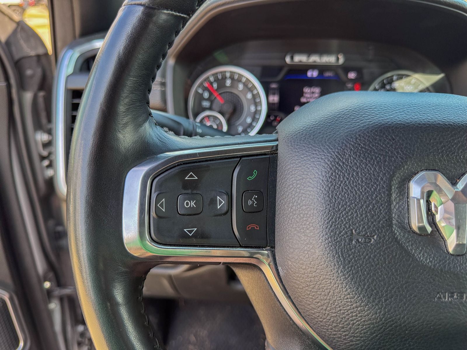 2024 RAM 1500 Laramie Crew Cab 4x2 5'7' Box