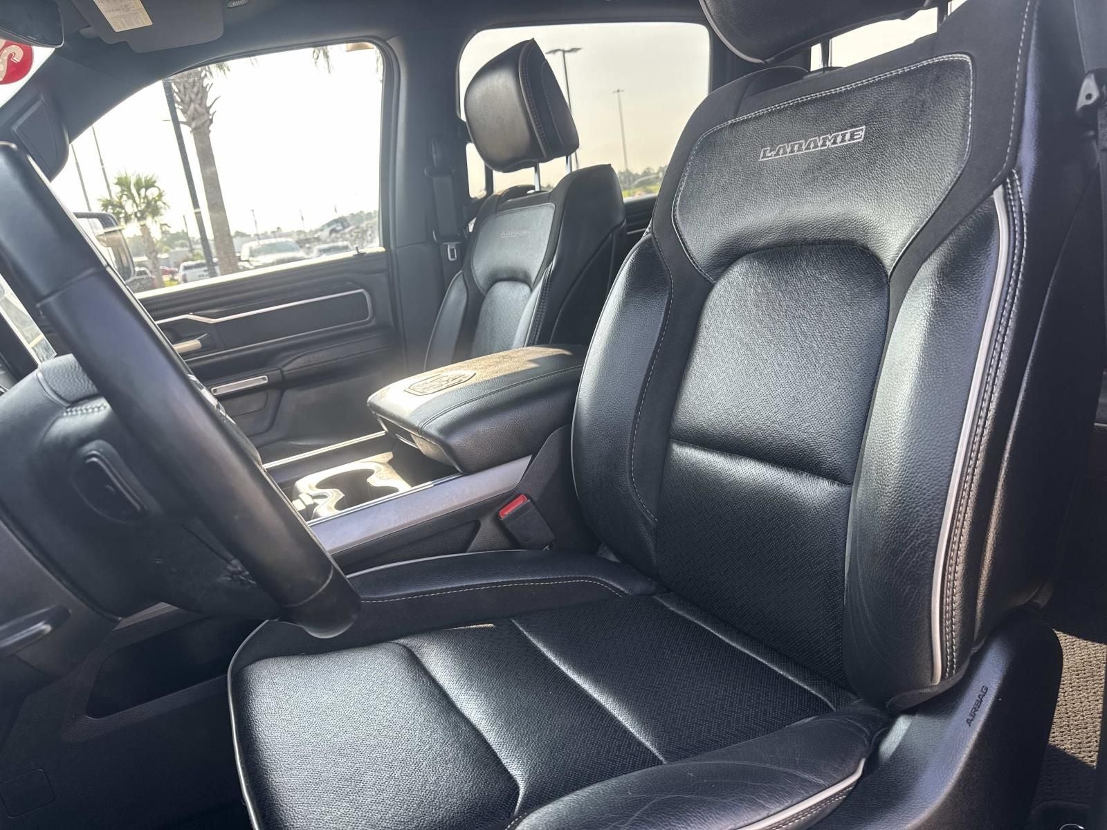2024 RAM 1500 Laramie Crew Cab 4x2 5'7' Box