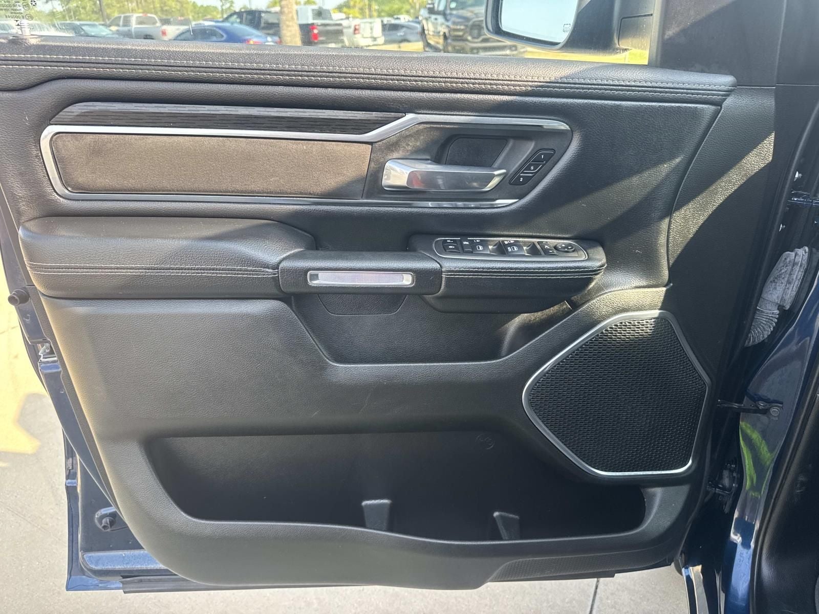 2024 RAM 1500 Laramie Crew Cab 4x2 5'7' Box