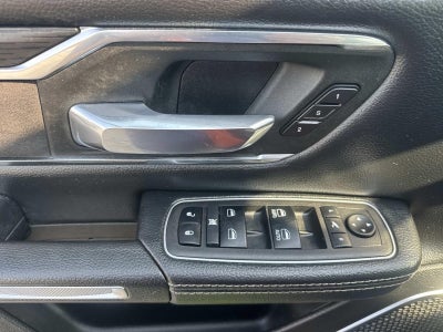 2024 RAM 1500 Laramie Crew Cab 4x2 5'7' Box