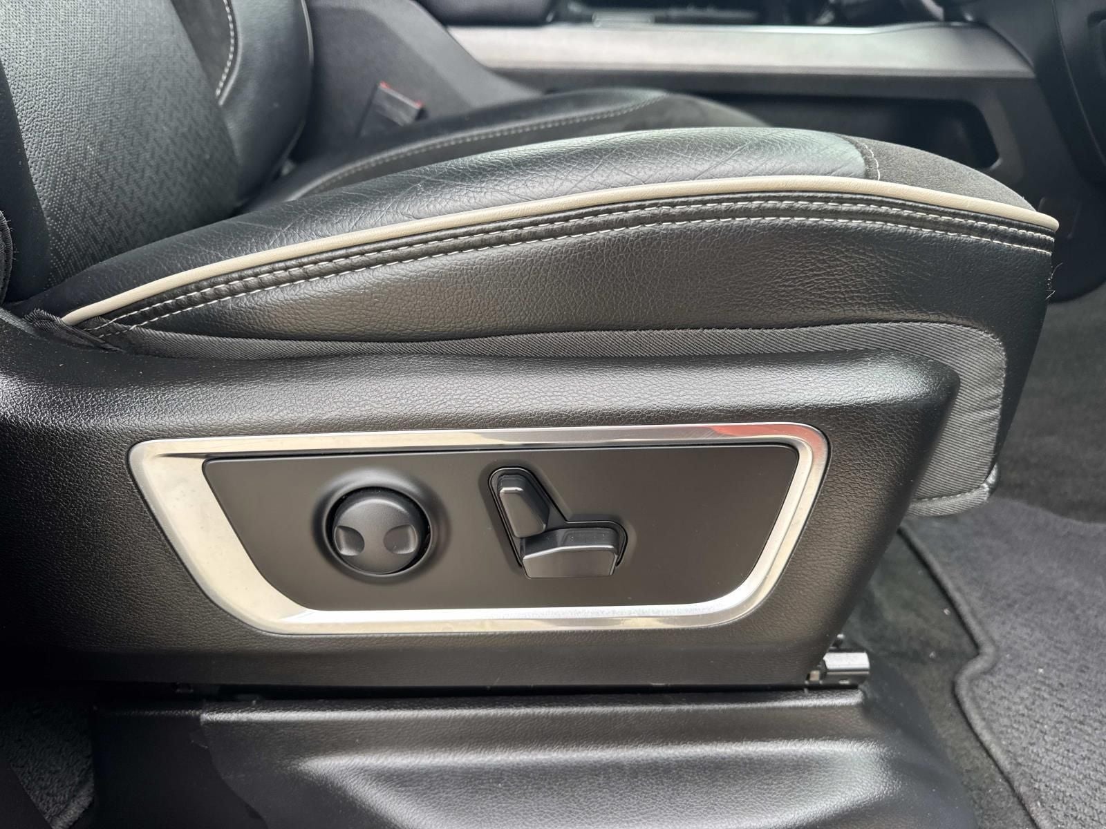 2024 RAM 1500 Laramie Crew Cab 4x2 5'7' Box
