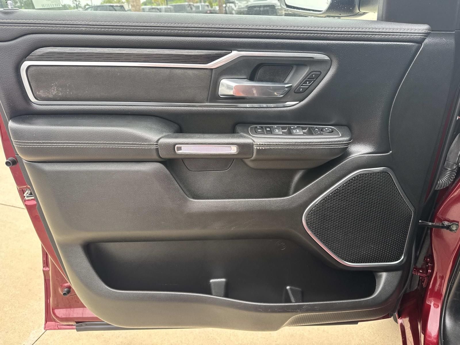 2024 RAM 1500 Laramie Crew Cab 4x2 5'7' Box