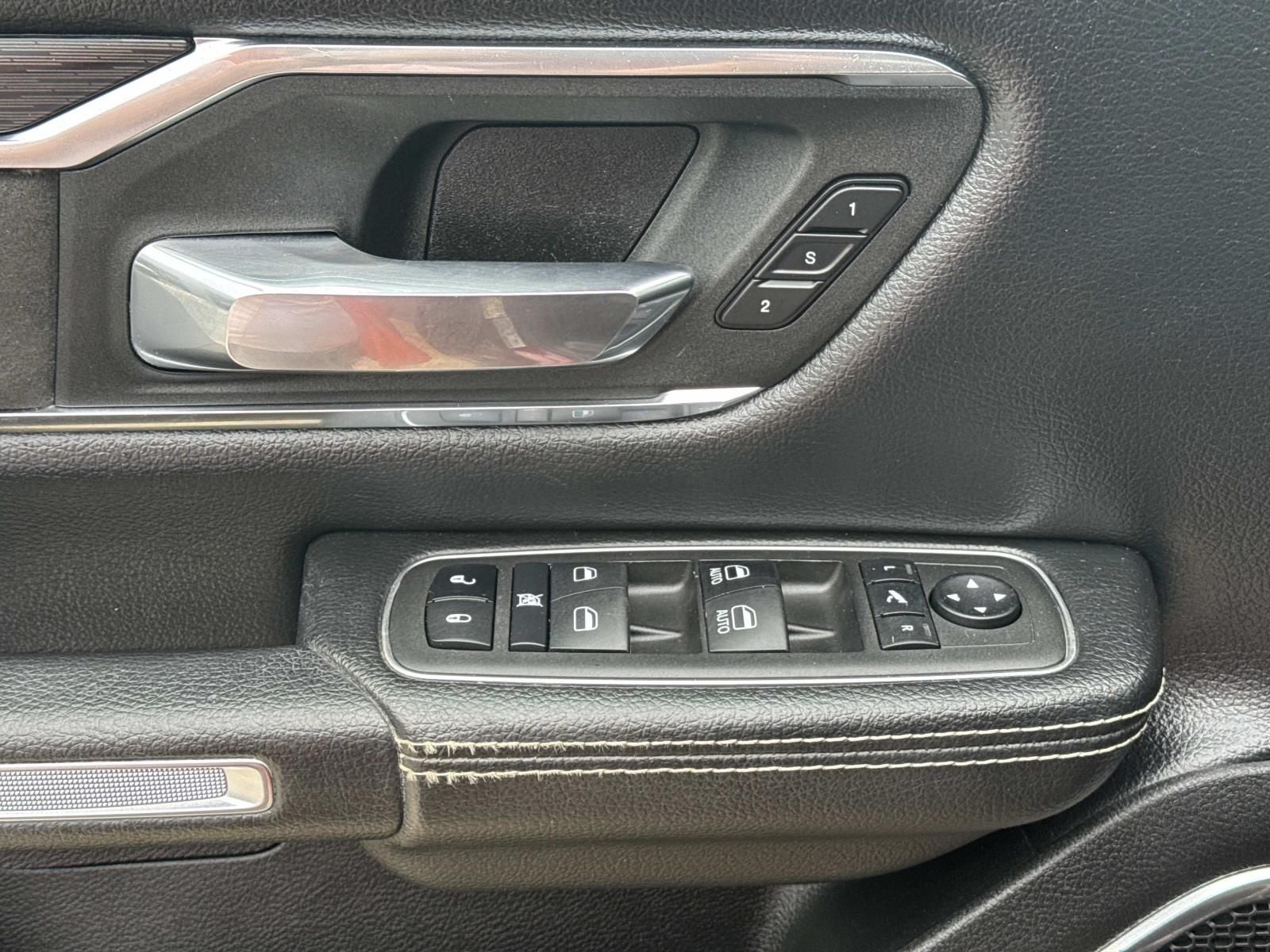 2024 RAM 1500 Laramie Crew Cab 4x2 5'7' Box