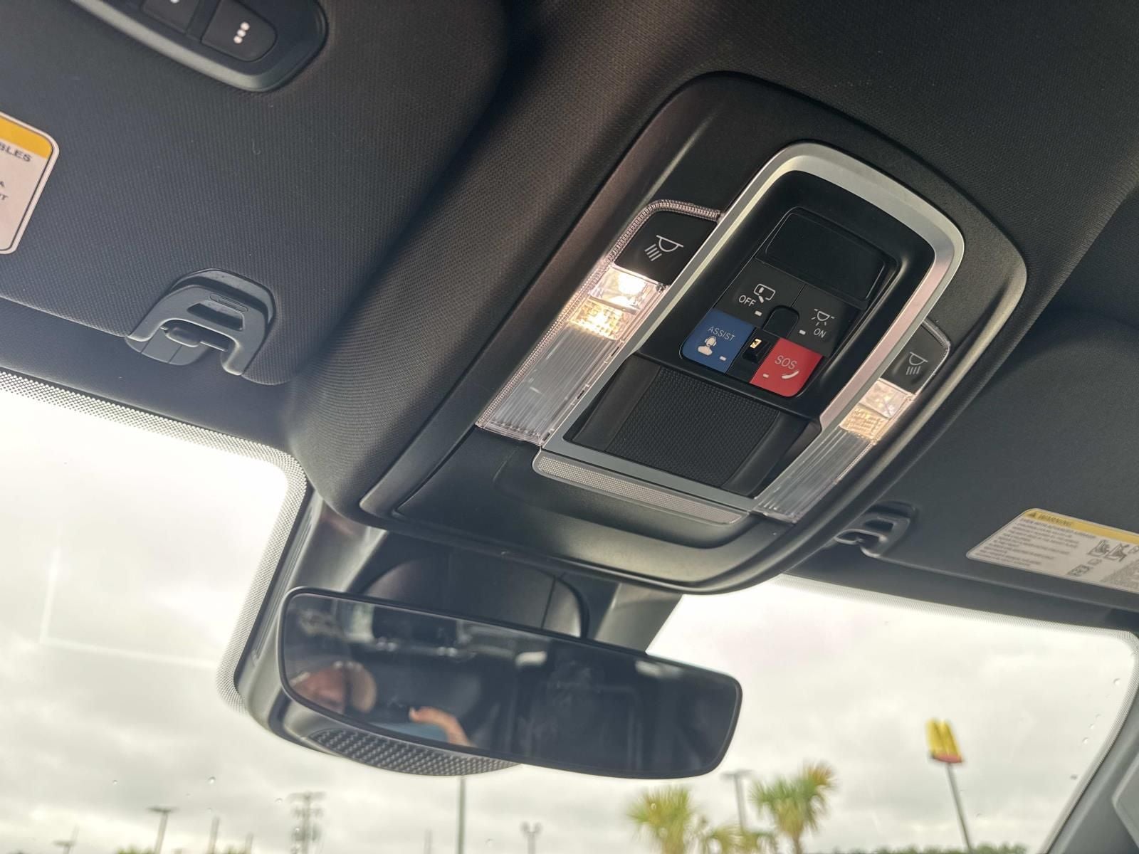 2024 RAM 1500 Laramie Crew Cab 4x2 5'7' Box